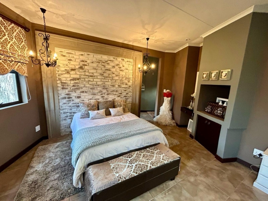 5 Bedroom Property for Sale in Cashan North West
